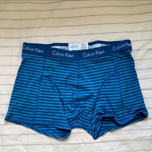 4 Calvin Klein Briefs - Picture 3 of 5